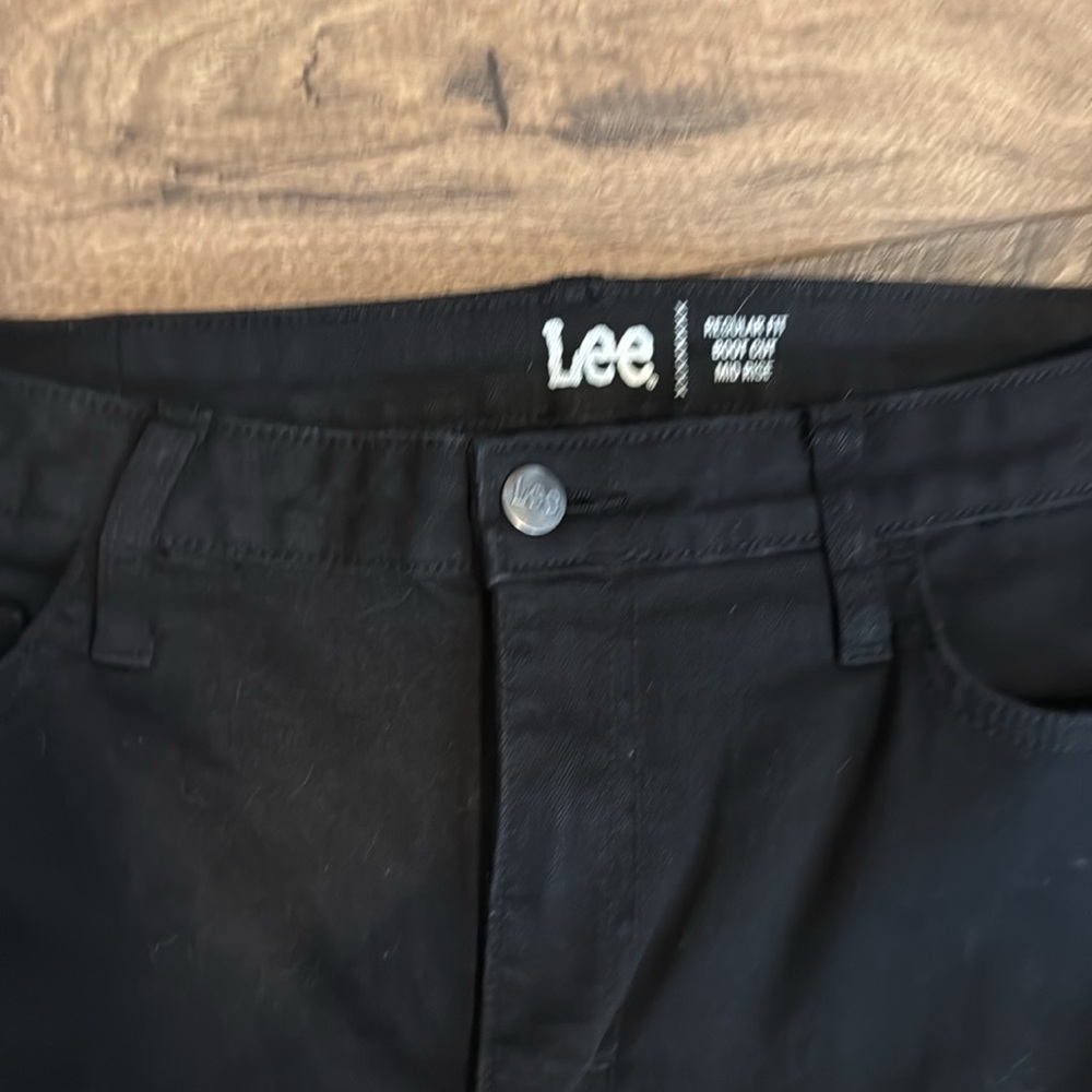 Lee regular fit boot cut mid rise worn once - Picture 2 of 5